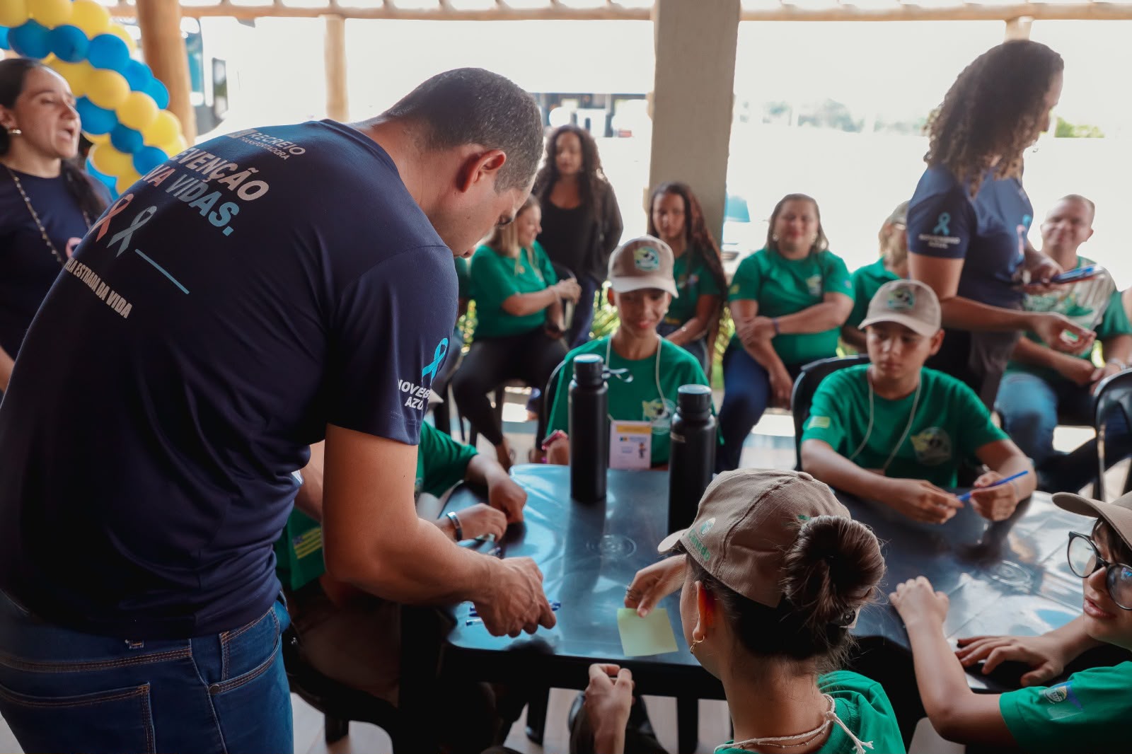 Guardiões Ambientais aprendem sobre trânsito e meio ambiente em visita a transportadora