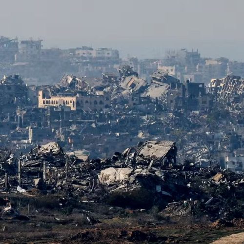 Ataques Aéreos de Israel Deixam 54 Mortos em Gaza, Incluindo Líderes do Hamas