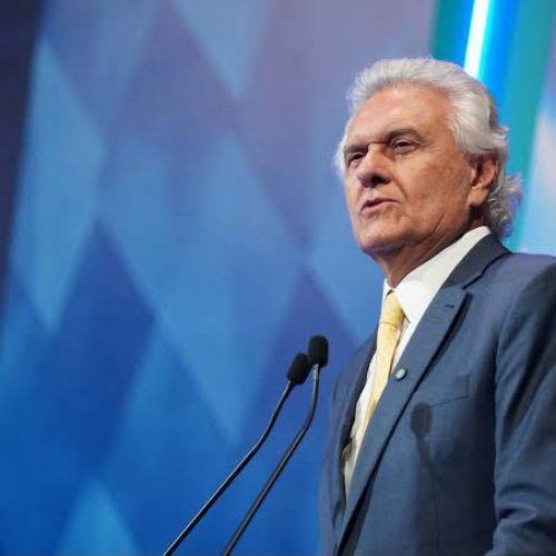 Pesquisa aponta Caiado numericamente à frente de Lula em cenário de 2º turno