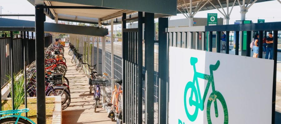 Nova ciclofaixa amplia mobilidade sustentável e reforça segurança de ciclistas em Senador Canedo