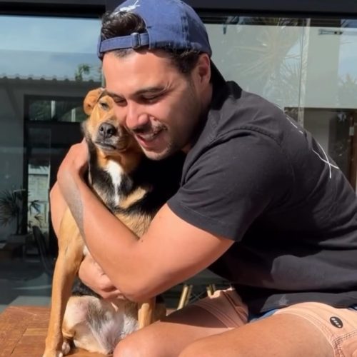 Veterinário emociona a web ao contar como resgatou a cadela Vitória