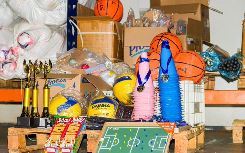 Senador Canedo reforça escolas com novos materiais esportivos e recreativos