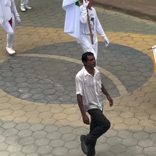 Em clima de 7 de Setembro a avenida vira pista de dança